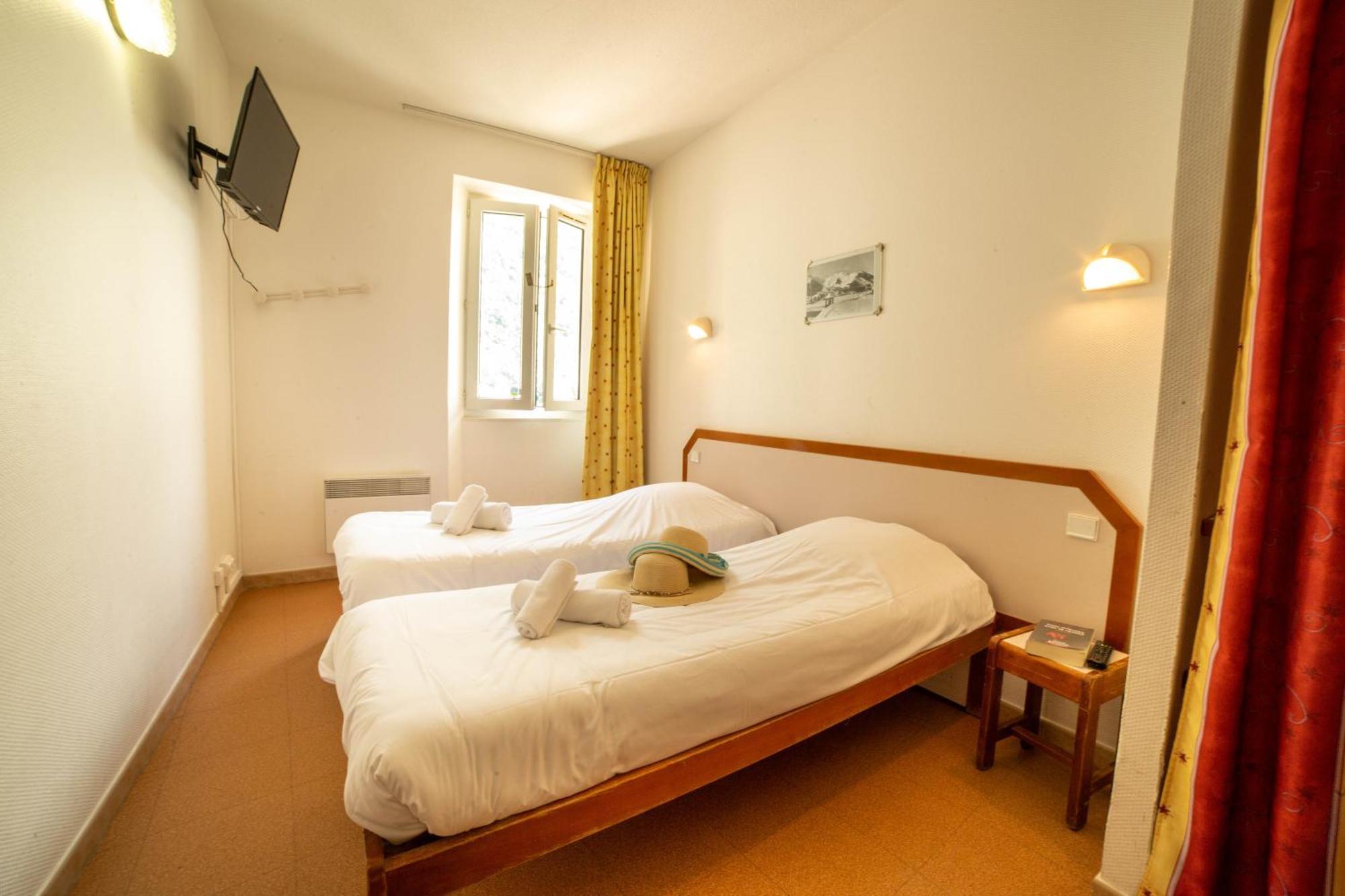 Le Rabuons Hotel Saint-Étienne-de-Tinée Buitenkant foto