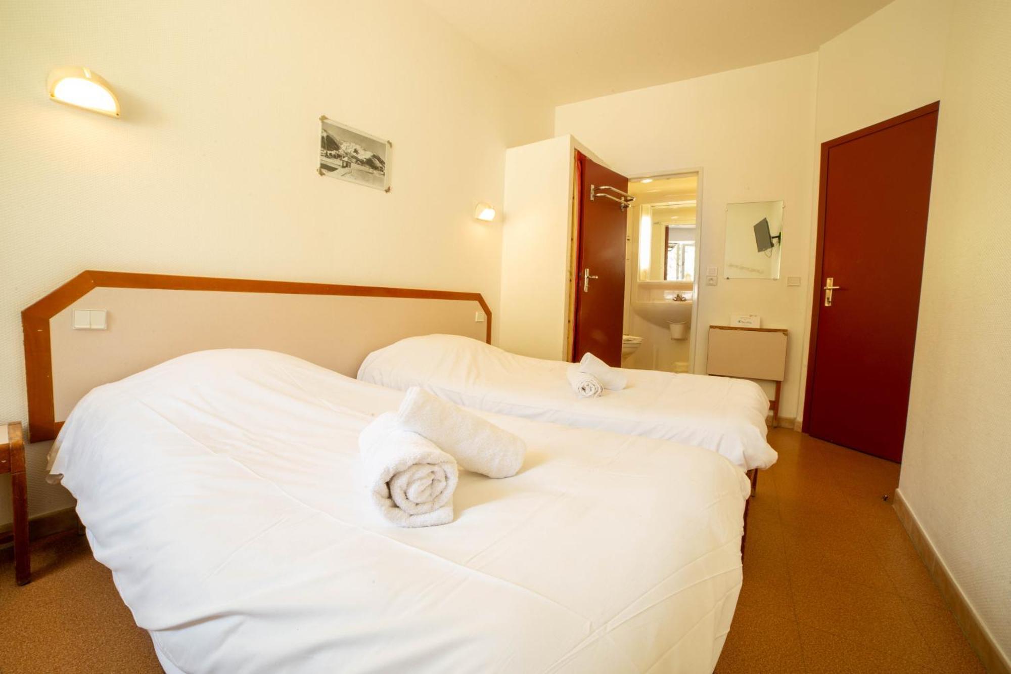 Le Rabuons Hotel Saint-Étienne-de-Tinée Buitenkant foto